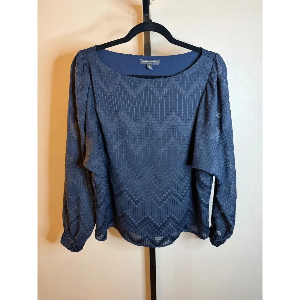 Banana Republic Navy Blue Textured Chevron Boat Neck Puff Sleeve Blouse Size M